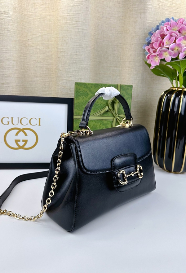 激安グッチバッグコピー背面デザイン